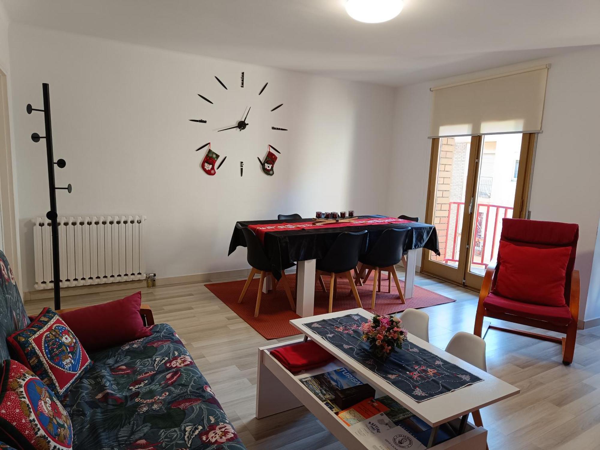 Apartamento Confort I La Seu d'Urgell Buitenkant foto